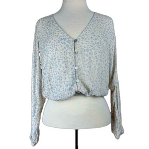 By Together Women’s Long Sleeve Blue & White Amimal Print Crop Top Size Small